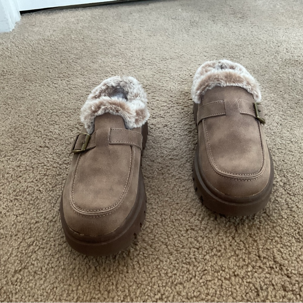 Skechers mules